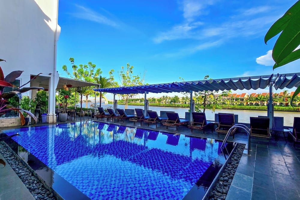 Riverside White House Boutique Hotel