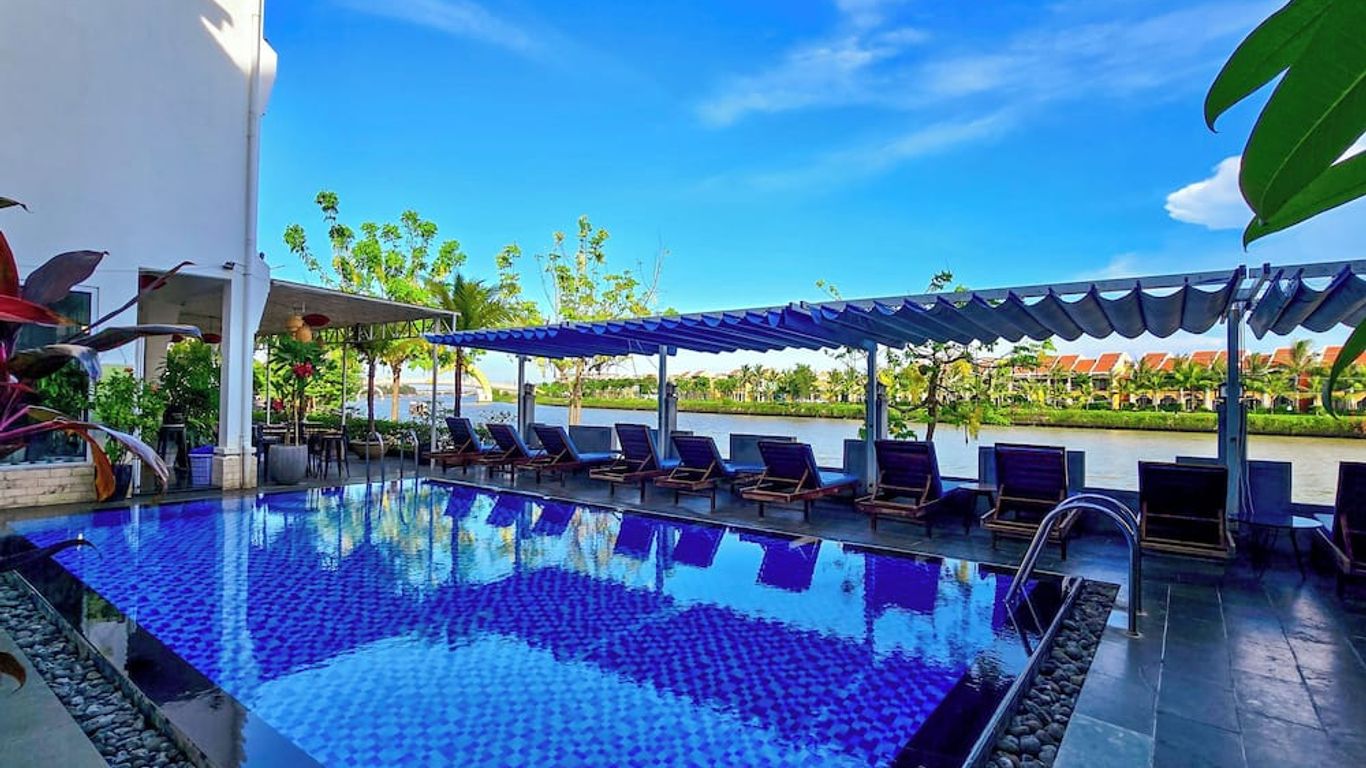 Riverside White House Boutique Hotel