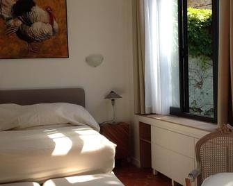 charming cottage at the foot of a 13th century abbey - Essômes-sur-Marne - Chambre