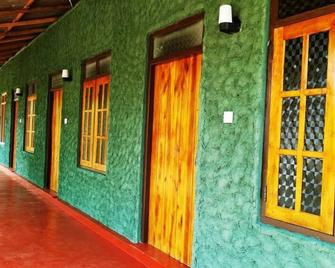 Araliya Self Cooking Resort Dambulla - Dambulla - Pasillo