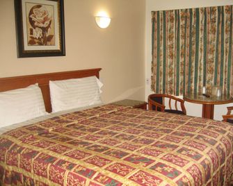 Walls Motel Long Beach - Long Beach - Schlafzimmer