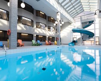 Hotel Rimouski - Rimouski - Pool