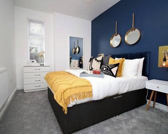 Minster House - Parking - Wifi - Cardiff - Bedroom
