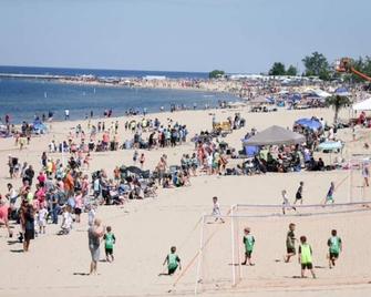 Relax In Bluffton - Family Lake View Retreat 4 Br, 2 Ba - Muskegon - Beach