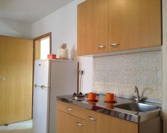 Apartment Room Parcina - Trogir - Cuisine