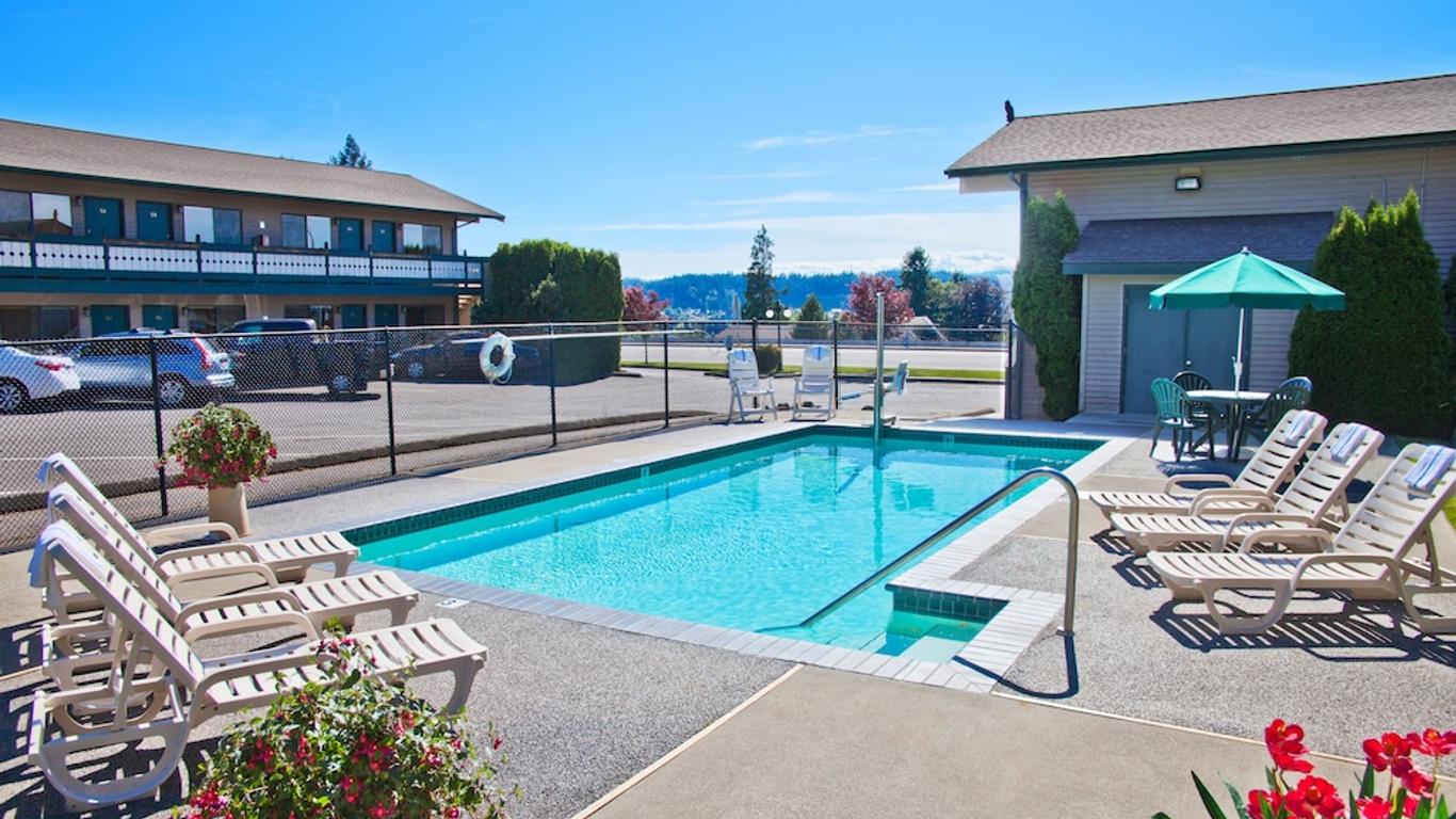 Poulsbo Inn & Suites