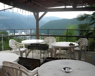 Minshuku Hakuchisou Hotel - Miyoshi - Balkon