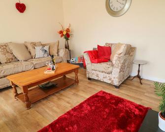 Slieve Gallion Cottage - Magherafelt - Вітальня