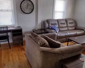 4min Walk Kelloggparkdtown Plymouthparkingwd - Plymouth - Living room
