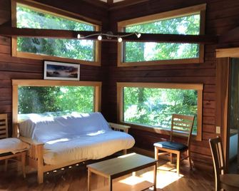 Cozy Cabin Is A Centrally Located Cabin In The Red River Gorge, Ky - Slade - Sala de estar