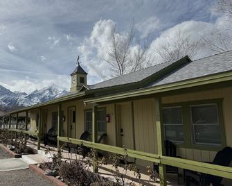 Eastern Sierra Motor Lodge - Independence