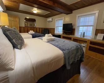 Skyline Village Inn - Spruce Pine - Bedroom