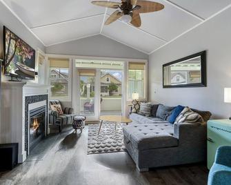 Lake Cottage @ Veranda Beach - Oroville - Sala de estar