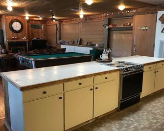 Hillside Hideaway at PK - Graham - Kitchen
