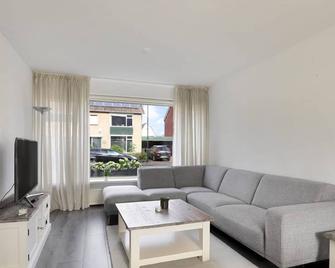 Apeldoorn- ruime eengezinswoning met 4 slaapkamers - Apeldoorn - Huiskamer