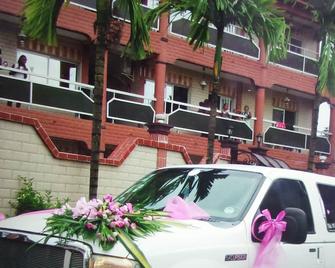 120m2 Apartments + Wifi + Cleaning - Douala - Outdoors view