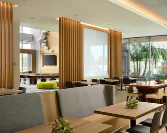 Enjoy Free Hot Breakfast at our Anaheim Resort steps from Disney - Anaheim - Restaurant