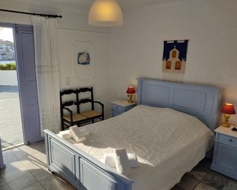Porto Sikinos Hotel - Alopronia - Κρεβατοκάμαρα