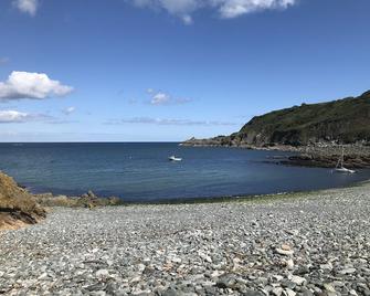 The Old Stable - Helston - Beach