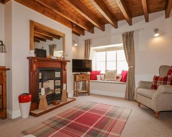 Adelaide's Cottage - Pickering - Living room