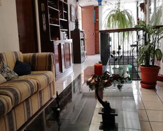 Mariana's Petit Hotel - Guatemala City