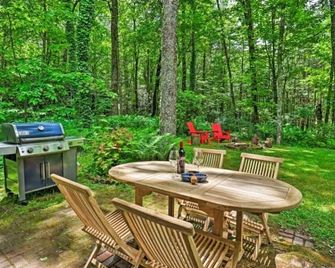 Highlands Escape, 1 mile to town - Retreat to the Mountains to Relax - Highlands - Patio