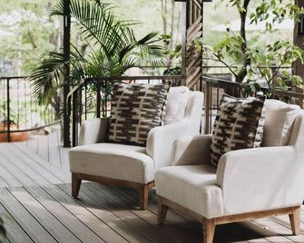 إنسيكا لودج - شلالات فيكتوريا - شرفة