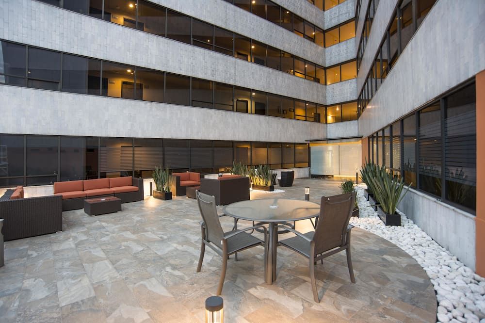 هوتل برازيليا - مكسيكو ستي - شرفة مرصوفة