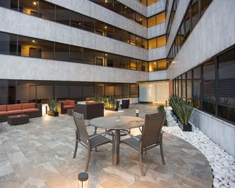 Hotel Brasilia - Mexico City - Patio