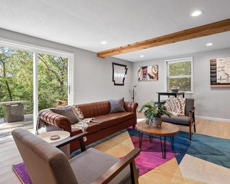 The Mcgarry - Bella Vista - Living room