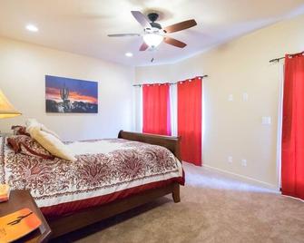 Elevated Zen: Sedona's Rooftop Retreat for 9! - Sedona - Schlafzimmer