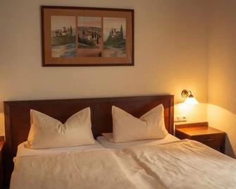 Hotel-Restaurant 1735 - Espira - Habitación