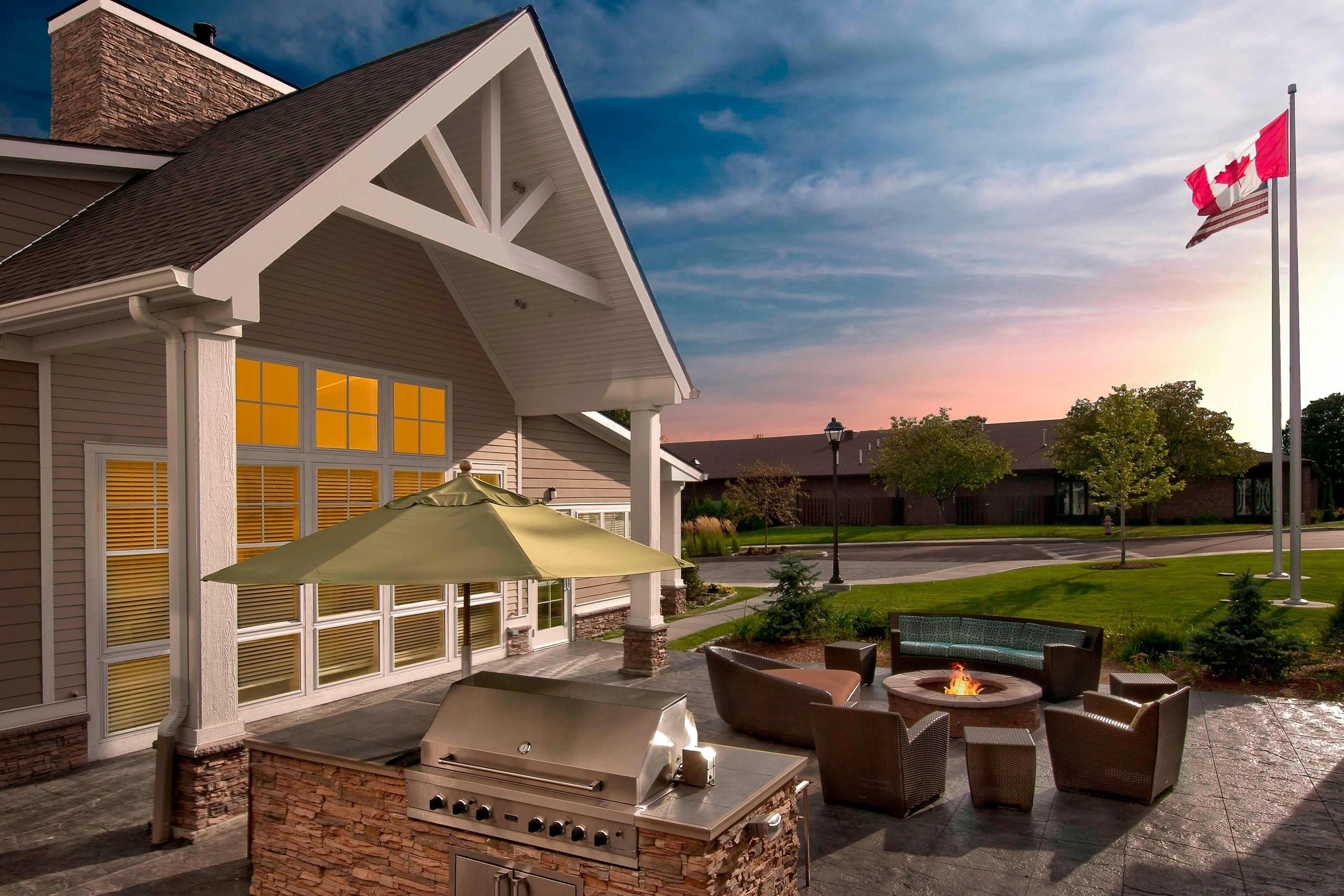Residence Inn by Marriott Burlington Colchester - Colchester - Patio
