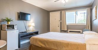 Lake City Motel - Halifax - Bedroom