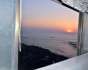 Luxury Apartment on The Arabian Sea in South Mumbai - Bombay