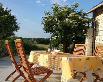 2 bedroom 2 bathroom traditional Quercy stone barn - Montaigu-de-Quercy - Patio