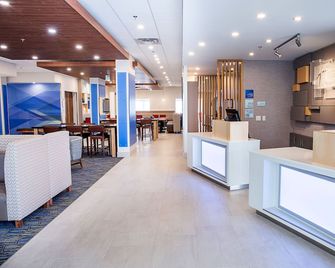 Holiday Inn Express & Suites Halifax – Dartmouth - Dartmouth - Front desk