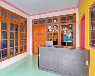 Hotel O Chikam House Syariah - Kediri - Receptie