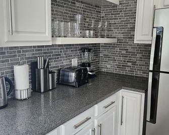 216A Upper Level, Deluxe 1 Bedroom - Jolly Harbour - Kuchnia