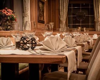 Landhotel Föhrenhof Ellmau - Ellmau - Restaurace