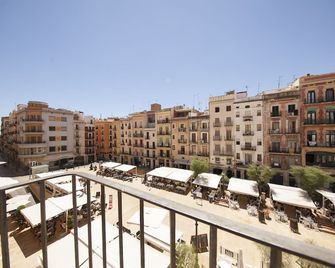 El Faro Apartments in Plaça de la Font Tarragona, Old Town, Sunny - Tarragona - Balcón