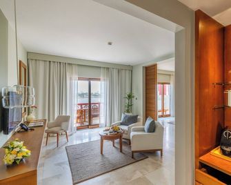 Sifawy Boutique Hotel - As Sīfah - Sala de estar