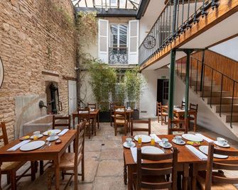 Hôtel des Tonneliers - בון - מסעדה