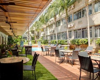 Anew Hotel Capital Pretoria - Преторія - Патіо