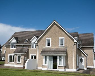 Moore Bay Holiday Village - Kilkee - Building