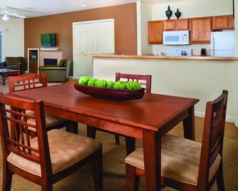 All The Comforts Of Home! - Osage Beach - Dining room