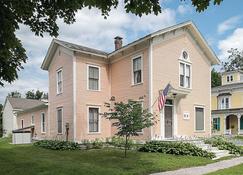 Luxurious guest home with private art gallery in the heart of a historic village - Brandon - Building