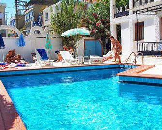 Villa Fortin Pension - Kusadasi - Pool