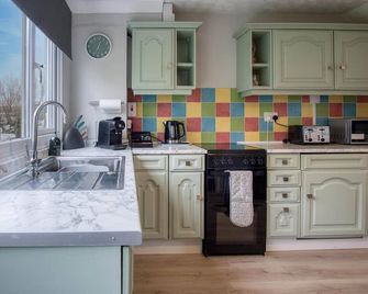 Swanbrook - 2 Bedroom Chalet- Freshwater East - Pembroke - Cuisine