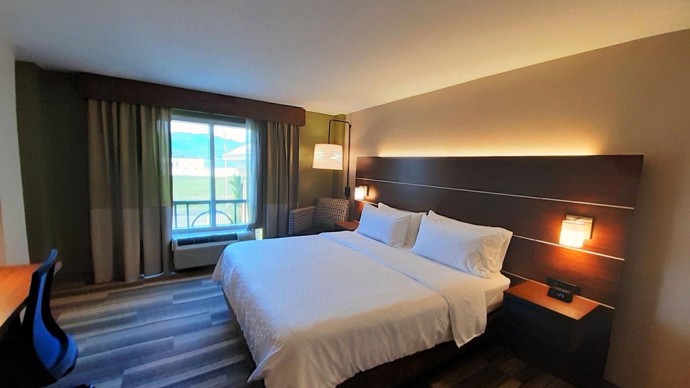 Holiday Inn Express & Suites Trincity Trinidad Airport By IHG